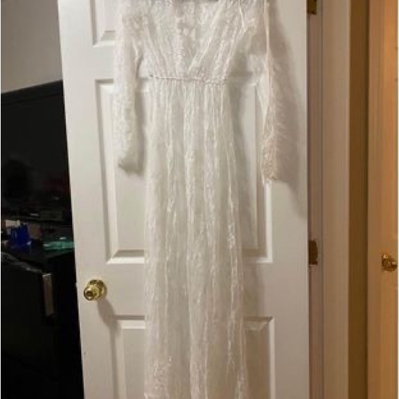 Lace Sheer Robe - Picture 5 of 8